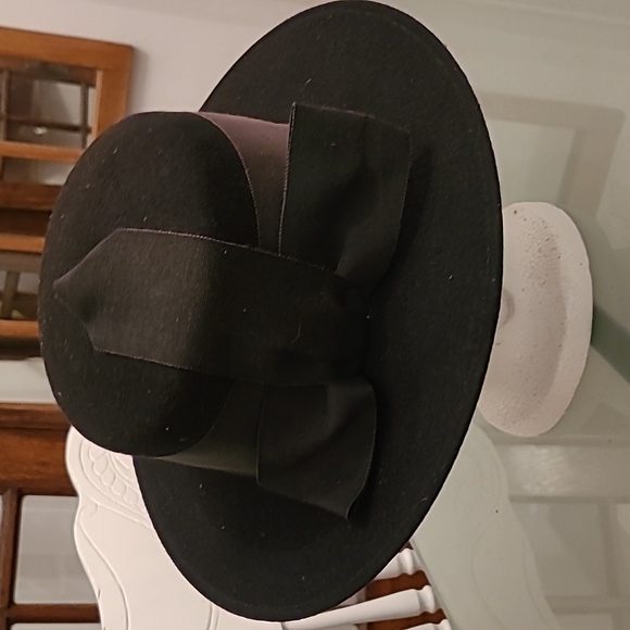 Ladies hat - Picture 3 of 4